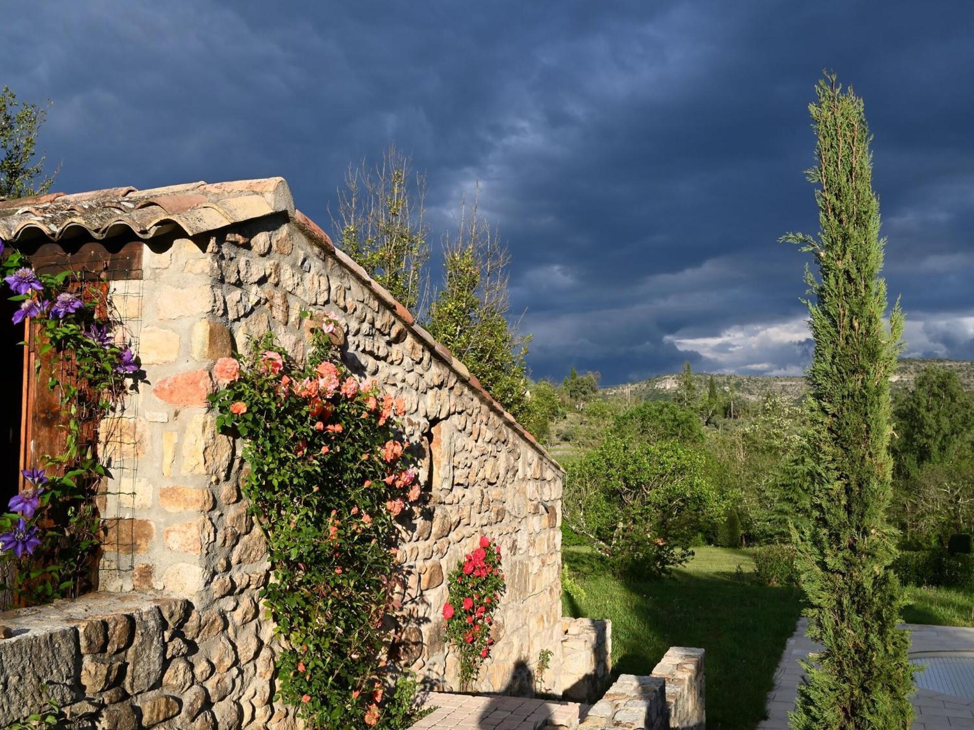 Restful Villa in Largenti re with Swimming Pool Montréal Esterno foto